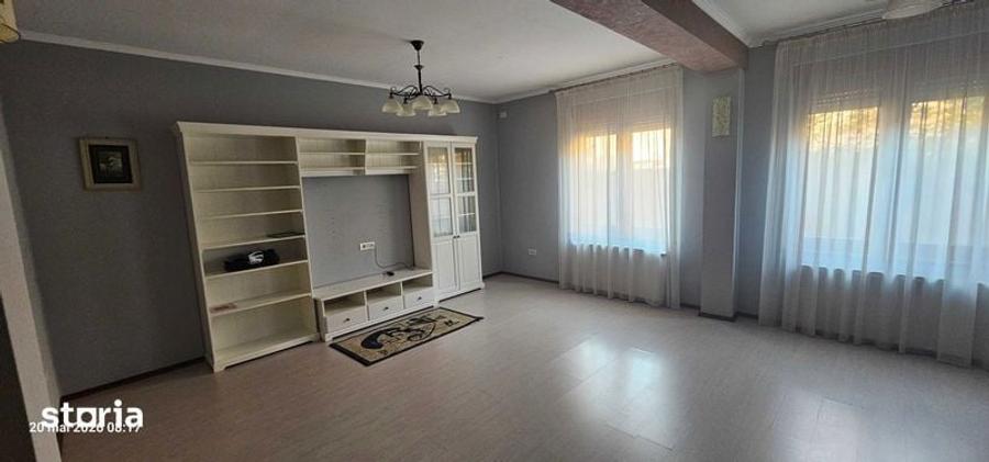 Casă cu 4 camere cu Teren 225 Mp în Bărcănești