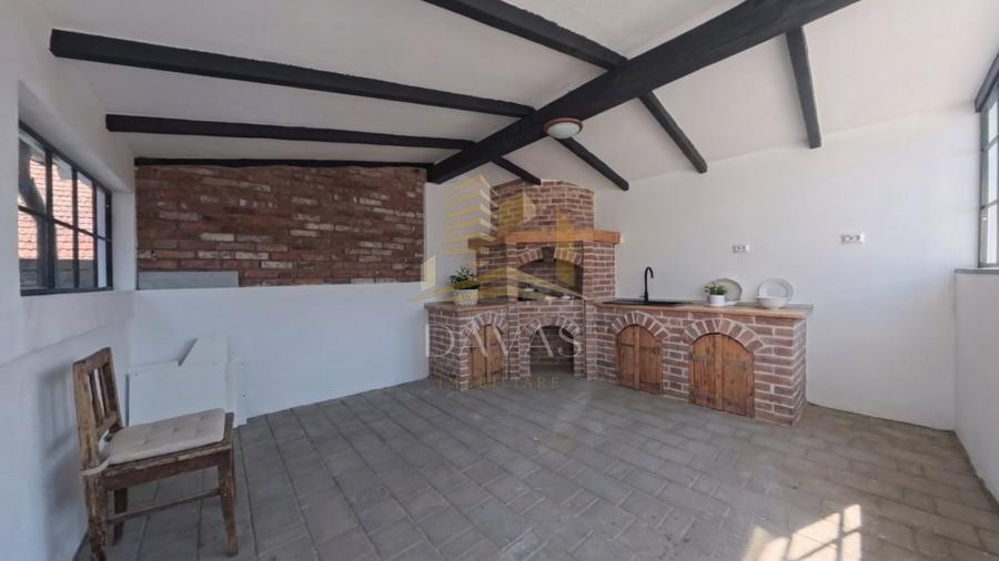 Apartament cu 3 camere semidecomandat, mobilat în Între Lacuri