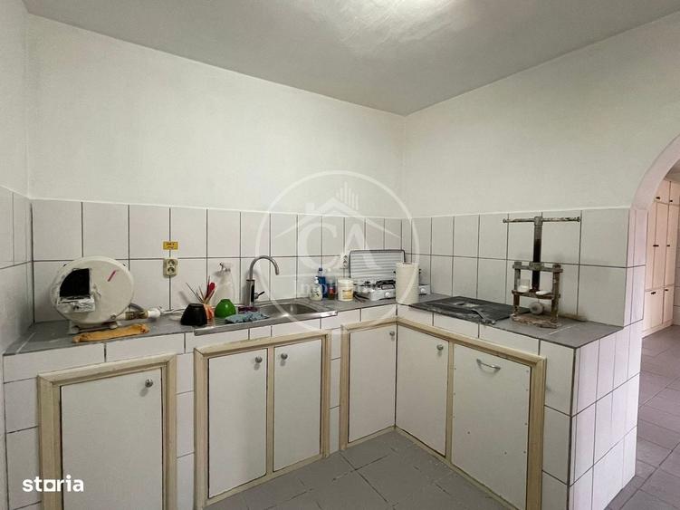 Casa de vanzare cu 8 camere de tip P+E+M in zona Rogerius, Oradea - 12