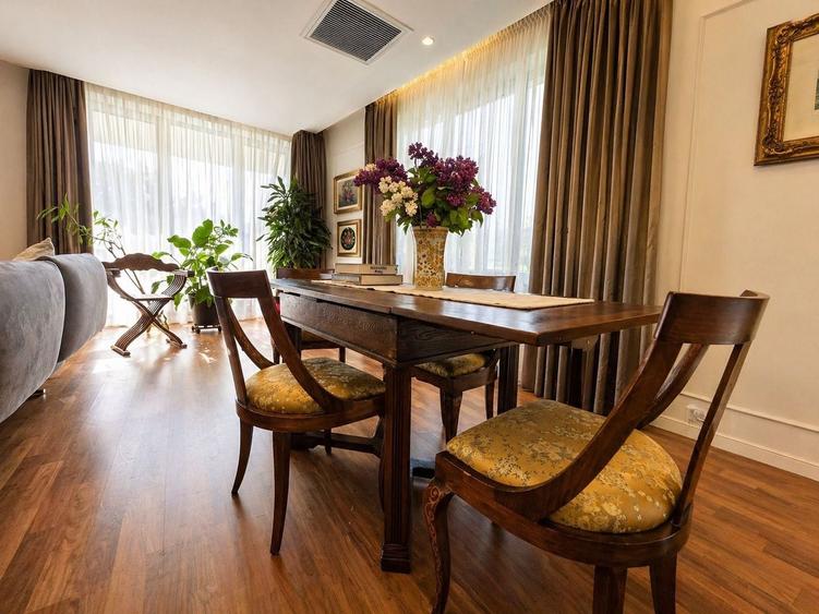 Apartament cu 4 camere decomandat, mobilat în Iancu Nicolae