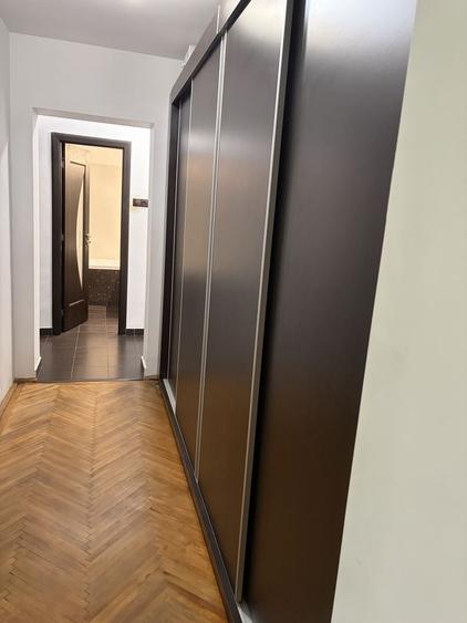 Apartament cu 4 camere semidecomandat în Nord