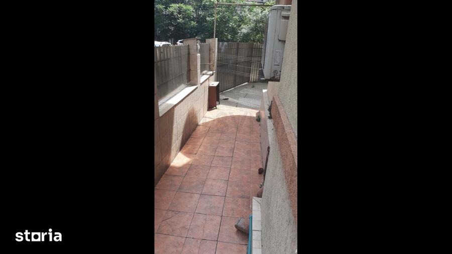 Casă cu 8 camere decomandat cu Teren 200 Mp în Centrul Civic
