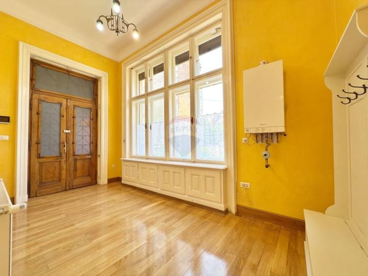 Birou, de 100 mp, în Central