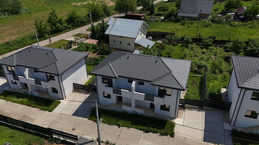 Duplex cu 4 camere cu Canalizare în Vișani