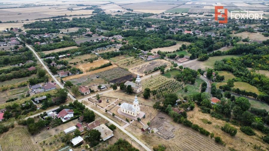 Casă individuală cu 4 camere cu Teren 2208 Mp în Folea