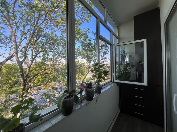 Apartament cu 4 camere semidecomandat, mobilat în Tătărași