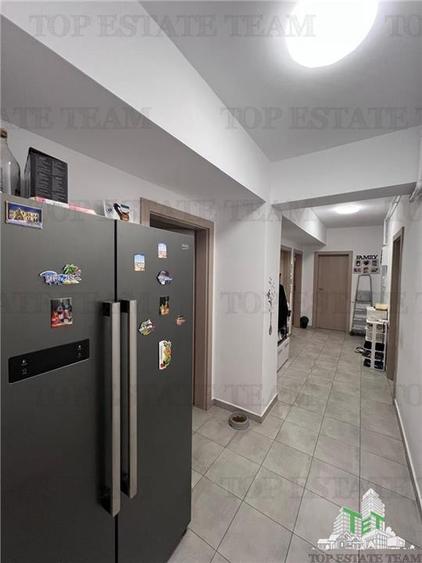 Apartament cu 3 camere decomandat, mobilat în Central