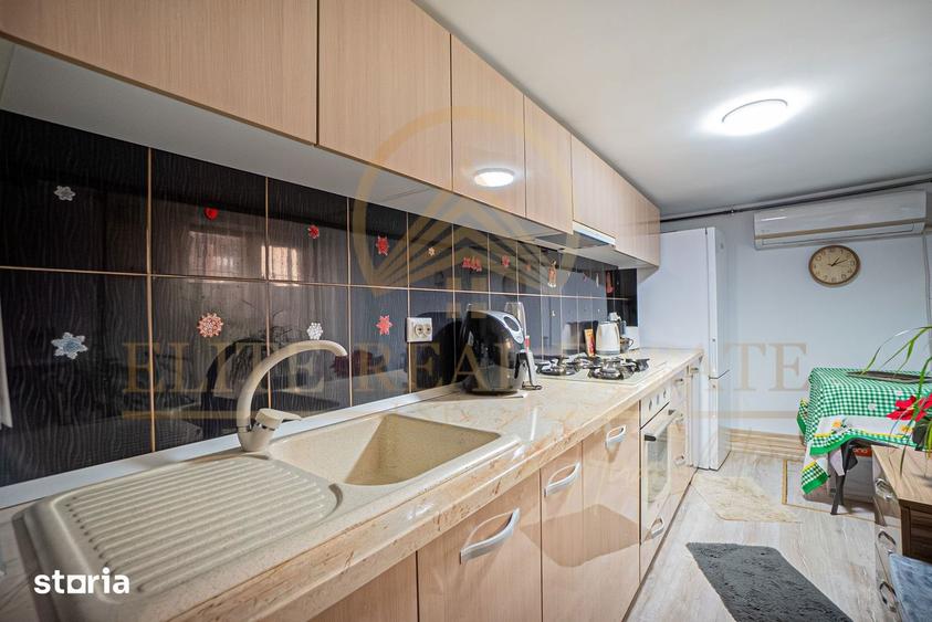 Casă cu 4 camere cu Teren 150 Mp în Trocadero