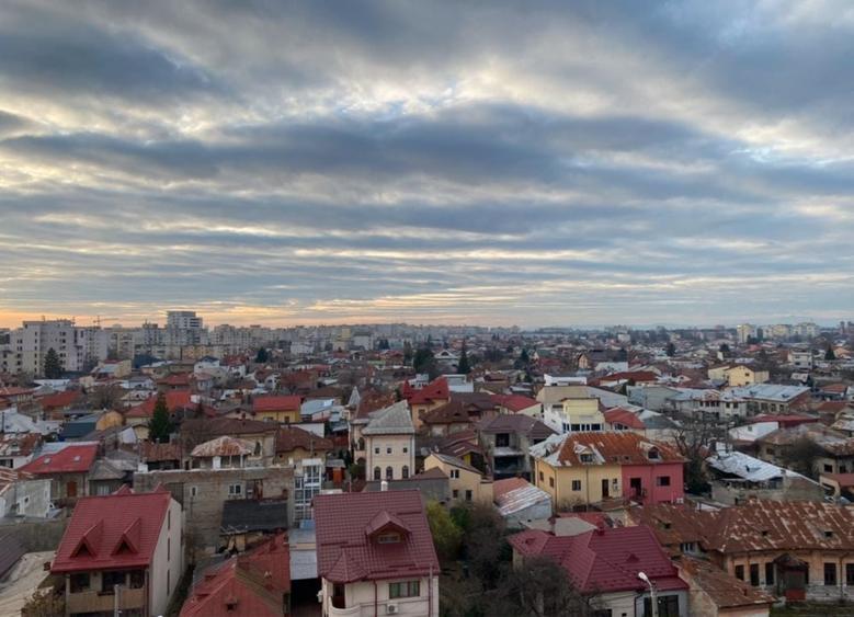 Apartament cu 2 camere decomandat în Exterior Vest