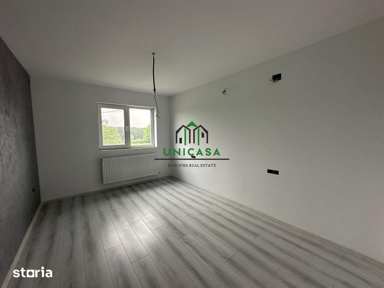 Casă cu 8 camere cu Teren 2000 Mp în Băbeni