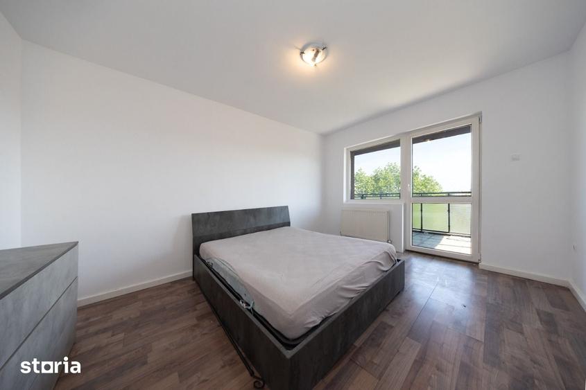 Casă cu 7 camere cu Teren 750 Mp în Tractorul