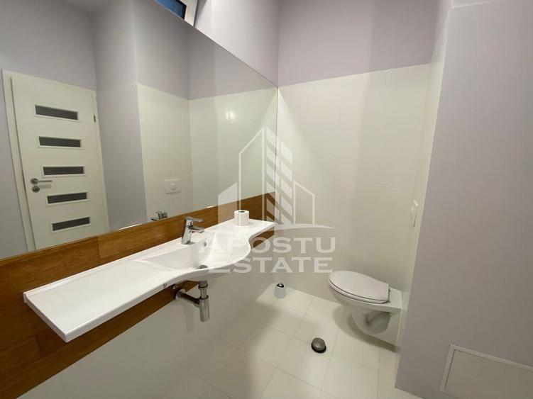 Apartament cu 4 camere decomandat, mobilat în Central