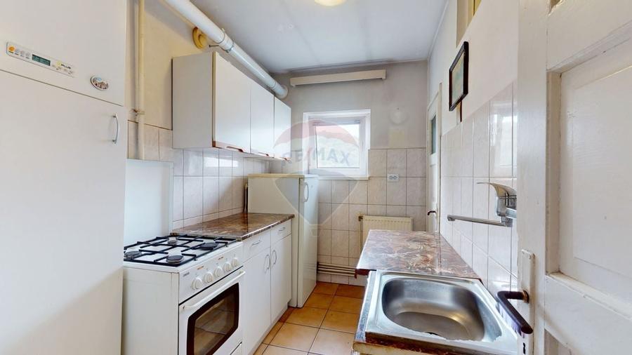 Apartament cu 2 camere semidecomandat în Centrul Civic