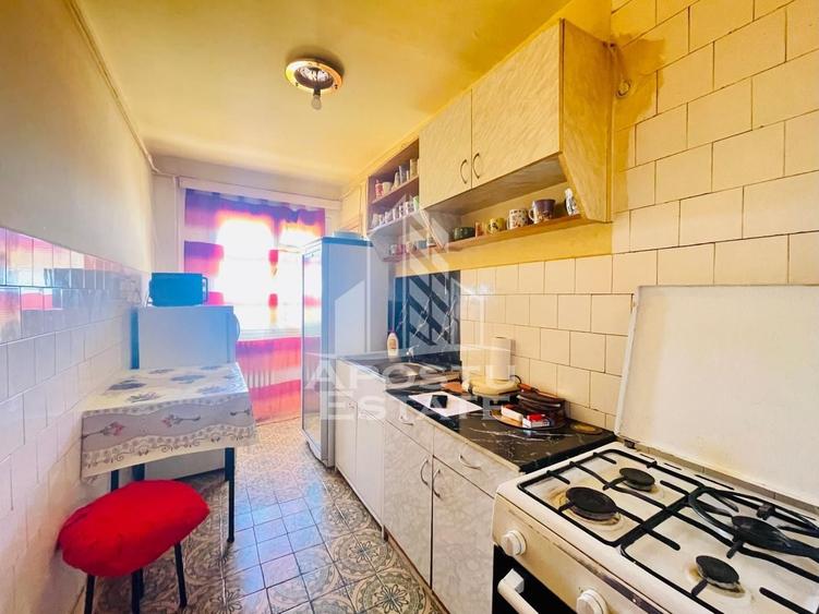 Apartament cu 3 camere decomandat în Aurel Vlaicu