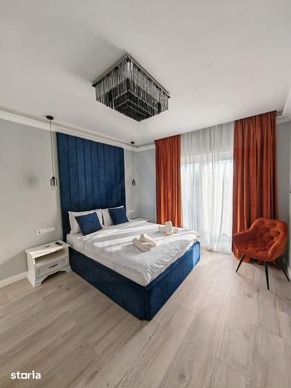 Casă cu 10 camere decomandat cu Teren 386 Mp în Turnișor