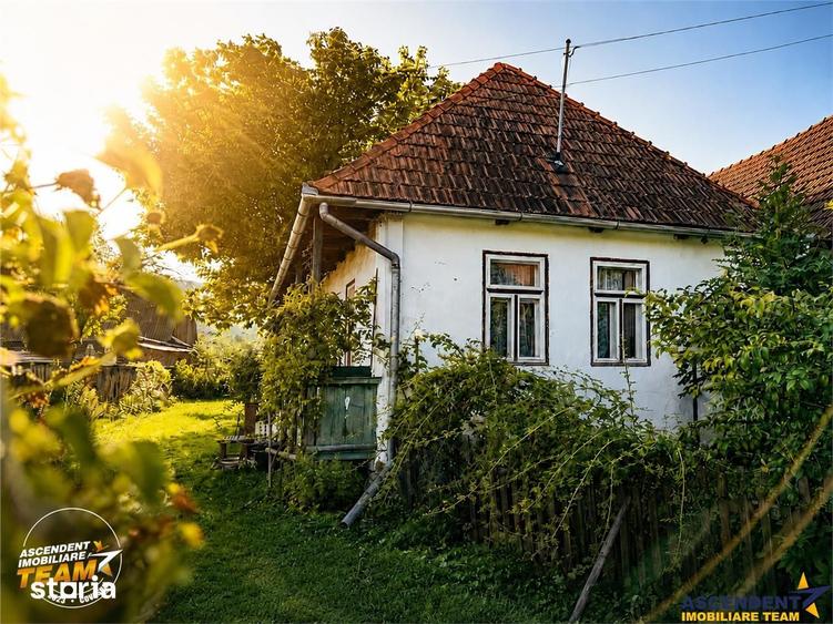 Casă cu 2 camere cu Teren 2989 Mp în Zagon