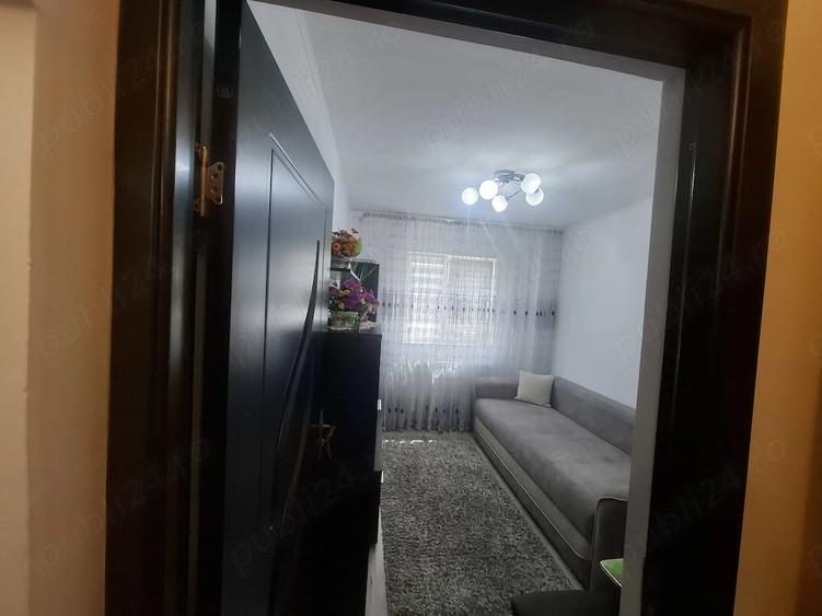 Apartament cu 3 camere semidecomandat în Metalurgie