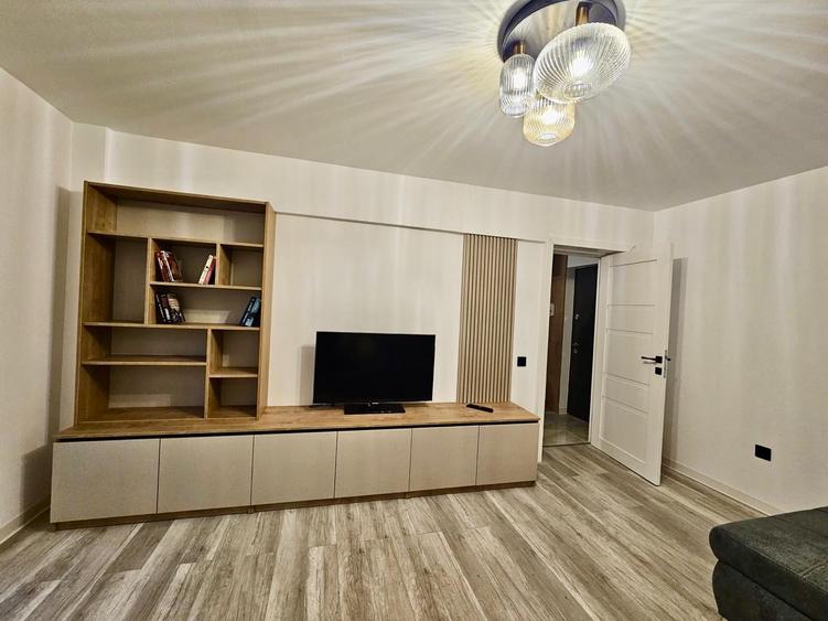 Apartament cu 2 camere decomandat în Decebal