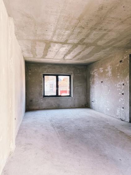 Duplex cu 5 camere cu Canalizare în Vasile Aaron