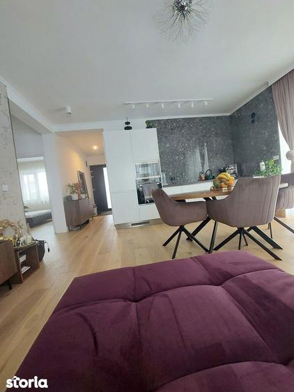 Casă cu 4 camere cu Teren 434 Mp în Central