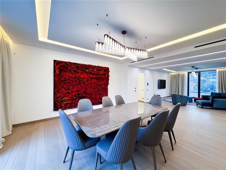 Apartament cu 4 camere decomandat, mobilat în Kiseleff
