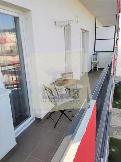 Apartament cu 2 camere semidecomandat, mobilat în Exterior Vest