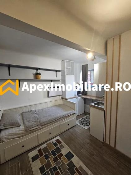 Garsonieră decomandată, mobilată în Calea Victoriei