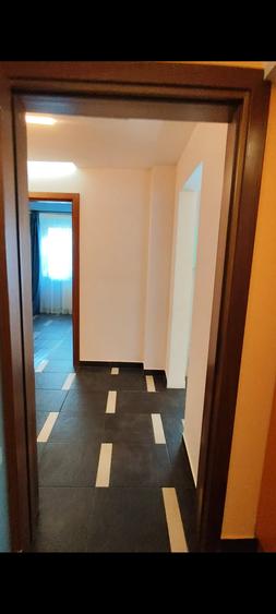Apartament cu 4 camere decomandat în Vitan Mall