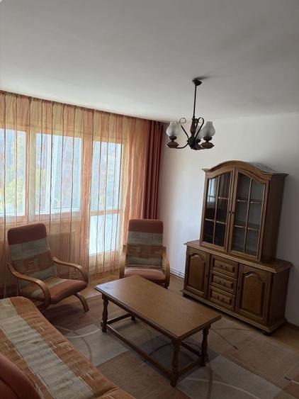 Apartament cu 2 camere semidecomandat în Central