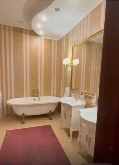 Vând apartament cu 3 camere , et 1 - 6
