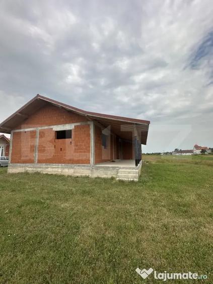 Casă cu 3 camere cu Teren 592 Mp în Central