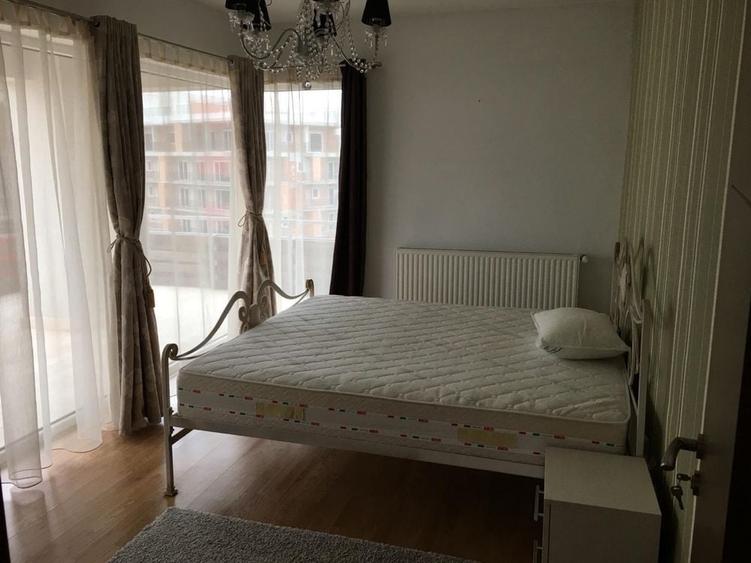 Apartament cu 4 camere decomandat în Central