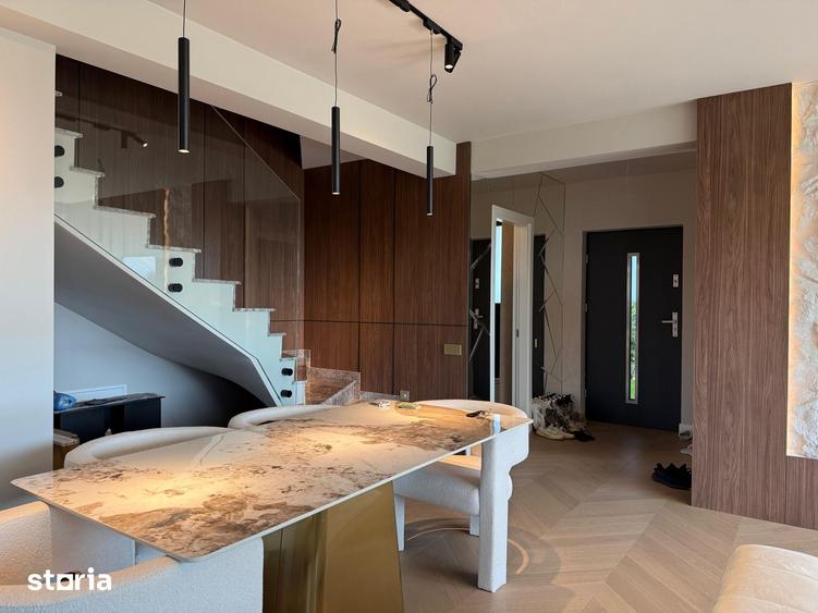 Casă cu 4 camere cu Teren 440 Mp în Șerbănești