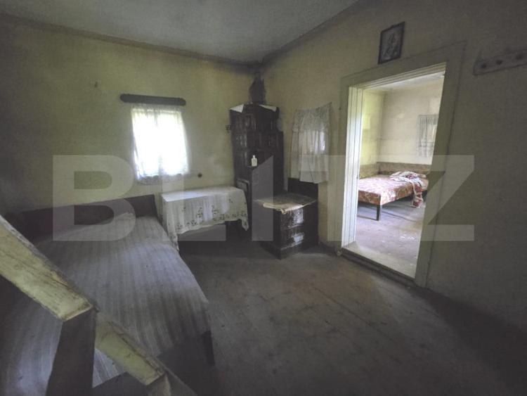 Casă cu 3 camere cu Teren 1954 Mp în Tomșani