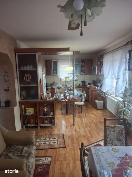 Casă cu 6 camere cu Teren 500 Mp în Sângeorgiu de Mureș