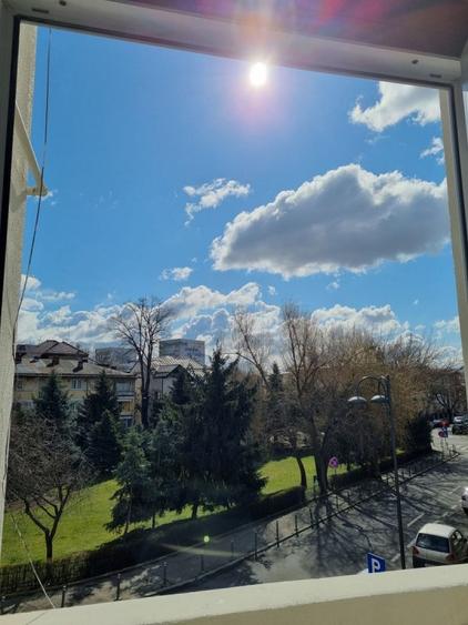 Birou, de 141 mp, în Primăverii