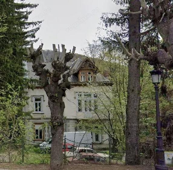 Casă cu Teren 3313 Mp în Central