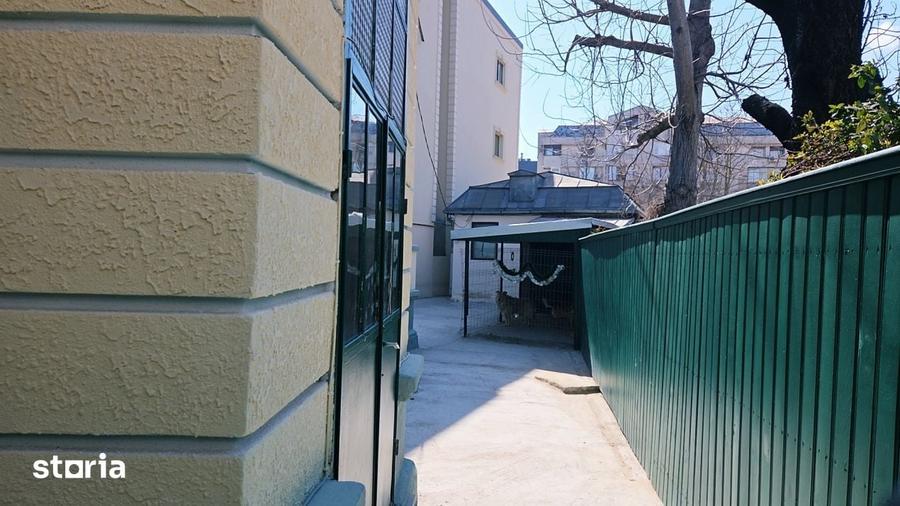 Casă cu 4 camere cu Teren 298.58 Mp în Central