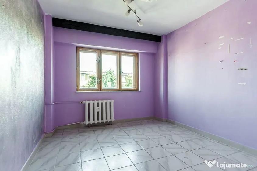 Apartament cu 4 camere decomandat în Aurel Vlaicu