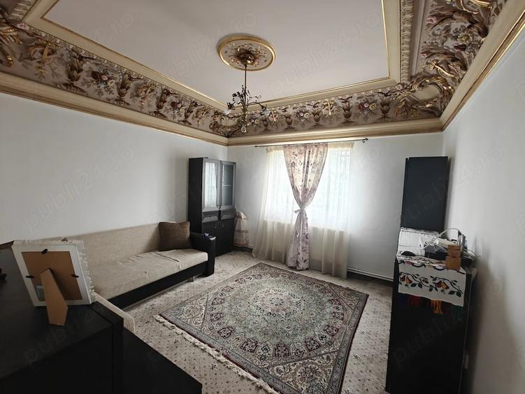 Casă cu 5 camere cu Teren 1000 Mp în Bariera Vâlcii