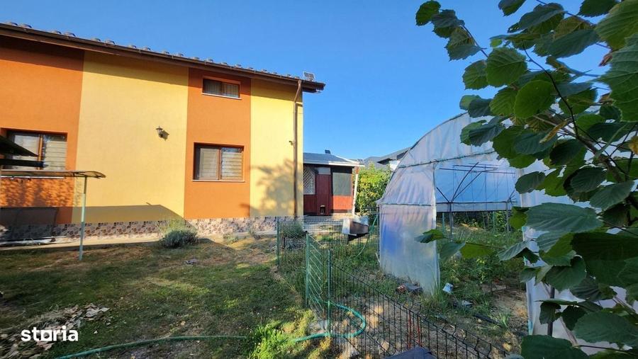 Casă cu 4 camere în Central