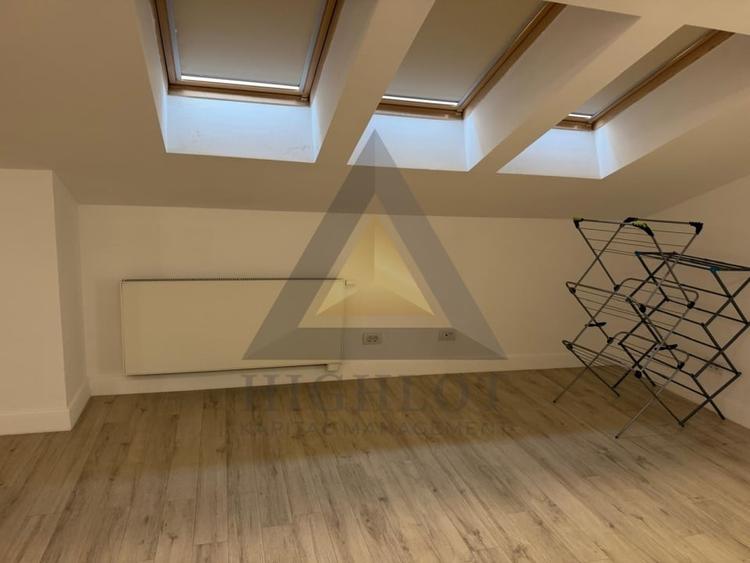 Duplex cu 10 camere cu Canalizare în Pipera