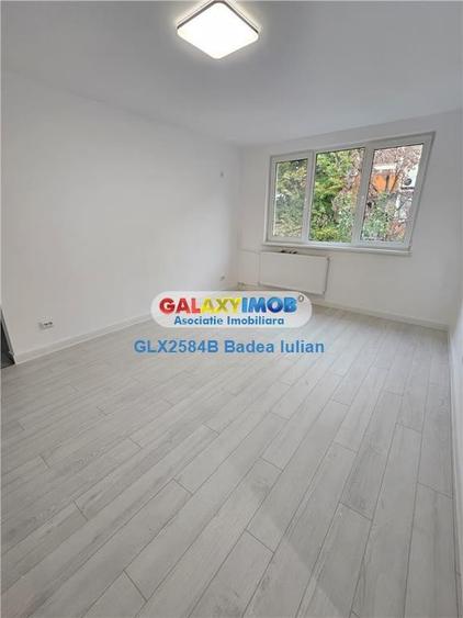 Apartament cu 3 camere semidecomandat în Titan