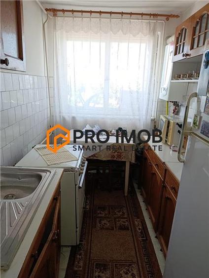 Apartament cu 3 camere decomandat în Micro 5
