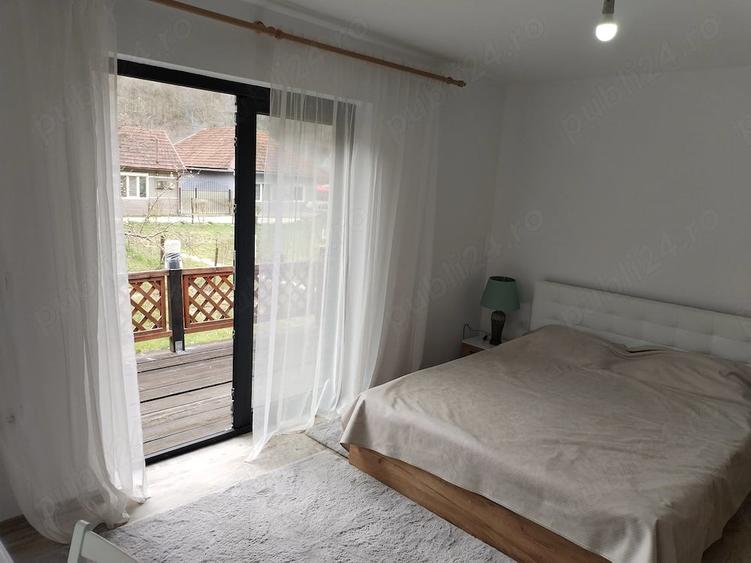 Casă cu 2 camere cu Teren 823 Mp în Rusca