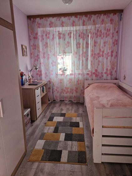 Apartament cu 3 camere decomandat în Plantelor