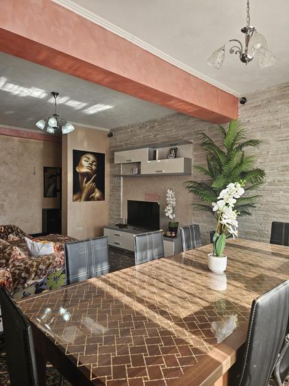 Apartament cu 3 camere, mobilat în Tomis Nord