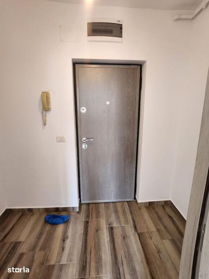Apartament cu 3 camere decomandat în Șerbănești