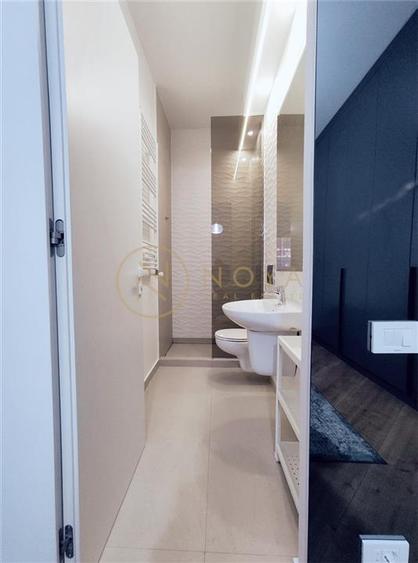 Apartament cu 3 camere semidecomandat, mobilat în Pipera
