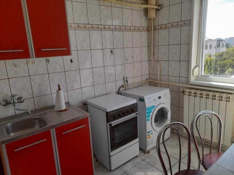 Apartament cu 2 camere semidecomandat în Independenței